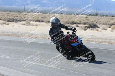 media/Dec-01-2025-Moto Forza (Mon) [[2daa91e15f]]/3-Beginner Group/Session 3 (Turn 16 Inside)/